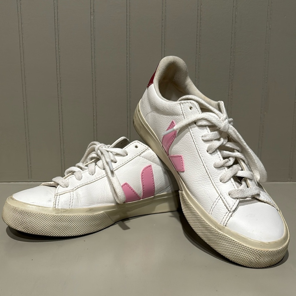 Women’s VEJA Shoes Size 7
